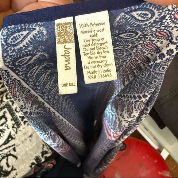 Japna Paisley Kimono in Blue and White - Picture 8 of 8